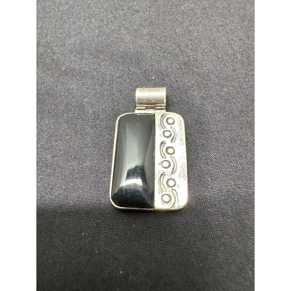 Vintage 925 Sterling Silver Rectangle Pendant With Black Onyx & Etched Design